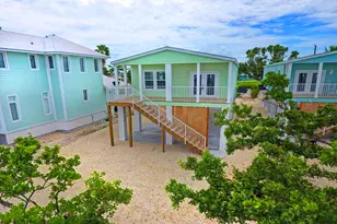 21 E Circle Dr, Saddlebunch, FL 33040 - Photo 2