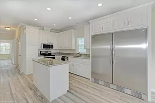 21 E Circle Dr, Saddlebunch, FL 33040 - Photo 18