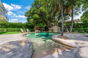 235 W Seaview Cir, Duck Key, FL 33050 - Photo 2