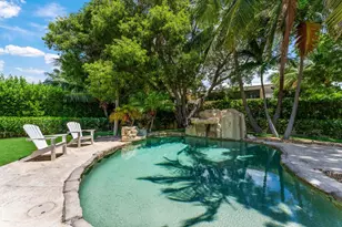 235 W Seaview Cir, Duck Key, FL 33050 - Photo 4