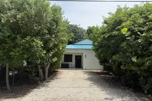 106 S Bay Harbor Dr, Key Largo, FL 33037 - Photo 1