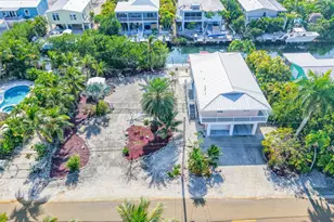 27426 Martinique Ln, Ramrod Key, FL 33042 - Photo 24