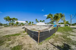 1000 W Ocean Dr, Key Colony, FL 33051 - Photo 14