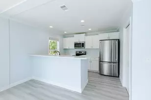 224 W Seaview Dr, Duck Key, FL 33050 - Photo 4
