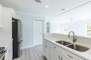 224 W Seaview Dr, Duck Key, FL 33050 - Photo 6