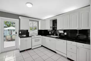 19 SE Marlin Ave, Key Largo, FL 33037 - Photo 16
