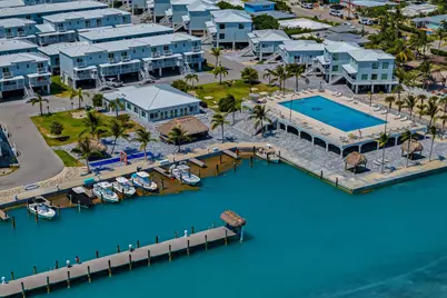 10877 Overseas Highway #APT 35, Marathon, FL 33050 - Photo 4