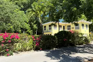 140 S Bay Harbor Dr, Key Largo, FL 33037 - Photo 12