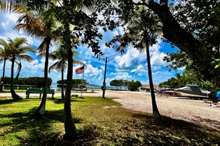 140 S Bay Harbor Dr, Key Largo, FL 33037 - Photo 2