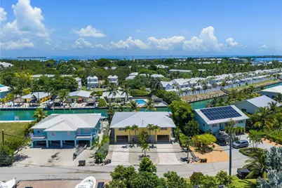 126 N Indies Drive, Duck Key, FL 33050 - Photo 2