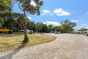 157 Navajo St, Upper Matecumbe Key Islamorada, FL 33070 - Photo 32