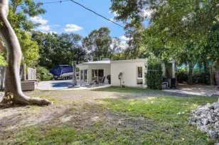 157 Navajo St, Upper Matecumbe Key Islamorada, FL 33070 - Photo 2
