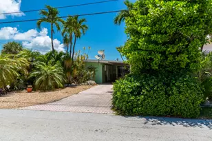440 11th St, Key Colony, FL 33051 - Photo 6