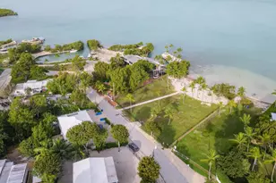 149 N Bay Harbor Dr, Key Largo, FL 33037 - Photo 4