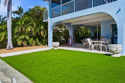 138 N Indies Drive #B, Duck Key, FL 33050 - Photo 2