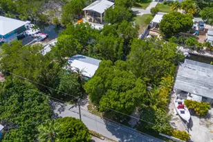 30881 Witters Ln, Big Pine Key, FL 33043 - Photo 4