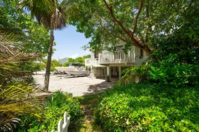 17183 W Green Turtle Lane, Sugarloaf Key, FL 33042 - Photo 2