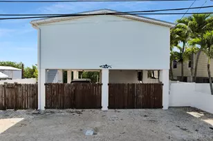 27 Barcelona Dr, Big Coppitt, FL 33040 - Photo 32