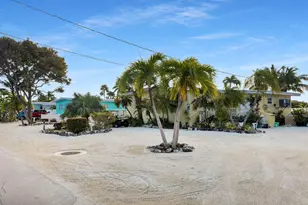 17 Man-O-War Dr, Marathon, FL 33050 - Photo 2