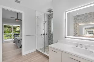 122 S Bahama Dr, Duck Key, FL 33050 - Photo 22