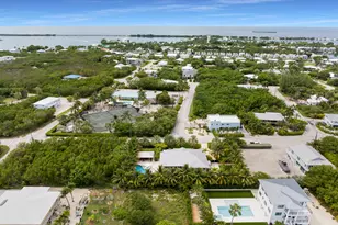 122 S Bahama Dr, Duck Key, FL 33050 - Photo 52
