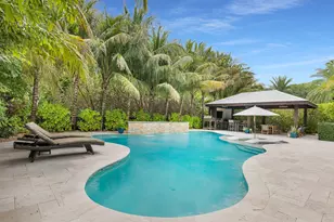 122 S Bahama Dr, Duck Key, FL 33050 - Photo 2