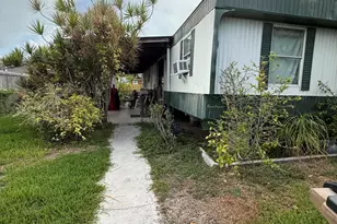 32C 10th Ave, Stock Island, FL 33040 - Photo 2