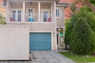 394 NE 35th Ter, Homestead, FL 33034 - Photo 1