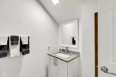 10877 Overseas Highway #APT 97, Marathon, FL 33050 - Photo 16