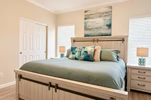 17 E Circle Dr, Saddlebunch, FL 33040 - Photo 6