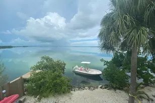 17 E Circle Dr, Saddlebunch, FL 33040 - Photo 18