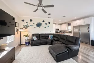 17 E Circle Dr, Saddlebunch, FL 33040 - Photo 2