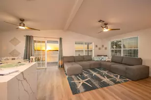 24 Beach Dr, Lower Sugarloaf Key, FL 33040 - Photo 2