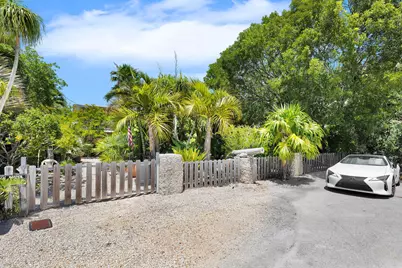 895 Ellen Drive, Key Largo, FL 33037 - Photo 32
