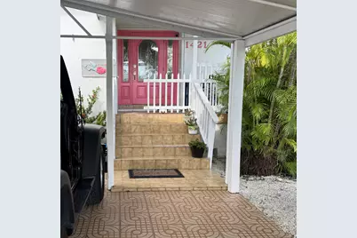 1421 12th Street, Key West, FL 33040 - Photo 1