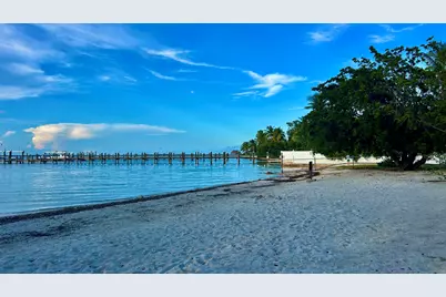 140 S Bay Harbor Drive, Key Largo, FL 33037 - Photo 6