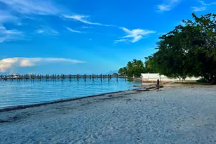 140 S Bay Harbor Dr, Key Largo, FL 33037 - Photo 6