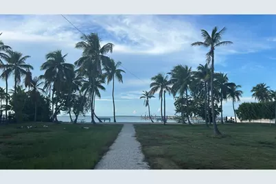 140 S Bay Harbor Drive, Key Largo, FL 33037 - Photo 8
