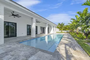 129 N Indies Dr, Duck Key, FL 33050 - Photo 22