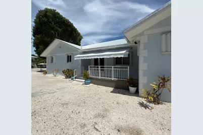101 Marina Avenue, Key Largo, FL 33037 - Photo 1