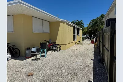285 A 66th Street #A & B, Marathon, FL 33050 - Photo 18