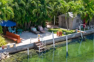 12 Bay Dr, Lower Sugarloaf Key, FL 33040 - Photo 2