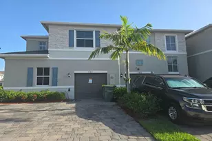 761 SE 19th St, Homestead, FL 33034 - Photo 2