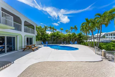 285 13th Street, Key Colony, FL 33051 - Photo 8