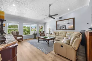581 12th St, Key Colony, FL 33051 - Photo 10