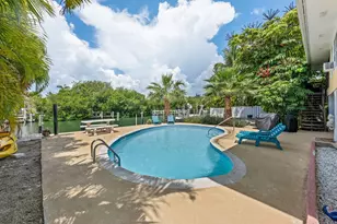 581 12th St, Key Colony, FL 33051 - Photo 8