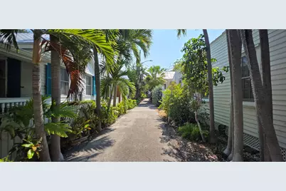 614 Roberts Lane, Key West, FL 33040 - Photo 4