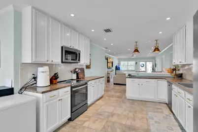 202 Hibiscus Street, Plantation Key, FL 33070 - Photo 10
