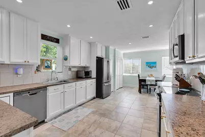 202 Hibiscus Street, Plantation Key, FL 33070 - Photo 8