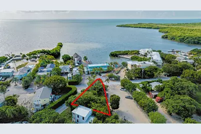 15 Oceanview Boulevard, Key Largo, FL 33037 - Photo 1